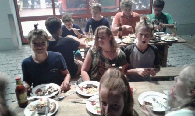 Feuerwehrjugend hält 24 Stunden Bereitschaft - Grillen